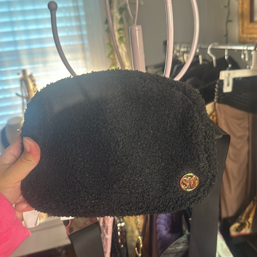 Steve madden Fanny pack/ Crossbody , black soft and gold